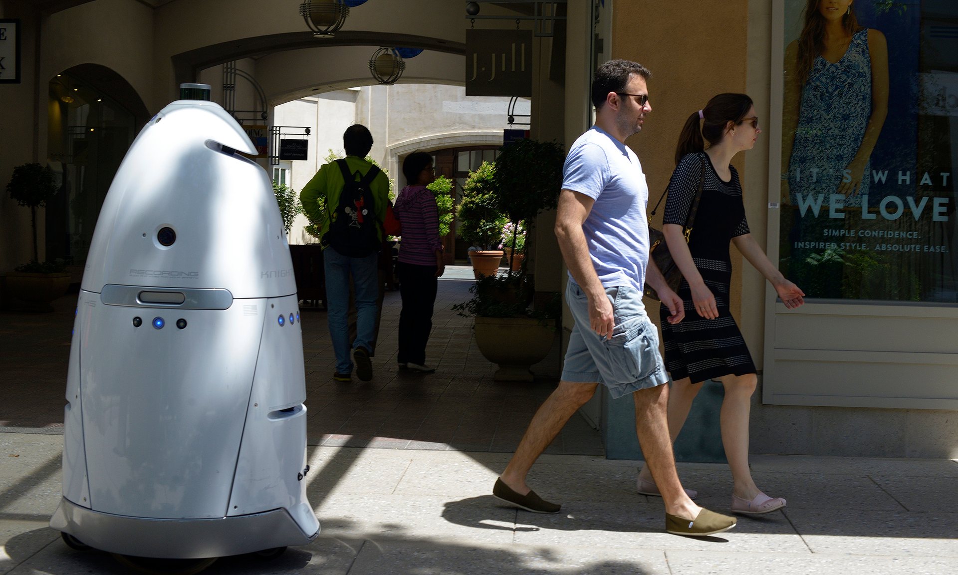 RoboCop is real – and could be patrolling a mall near you
