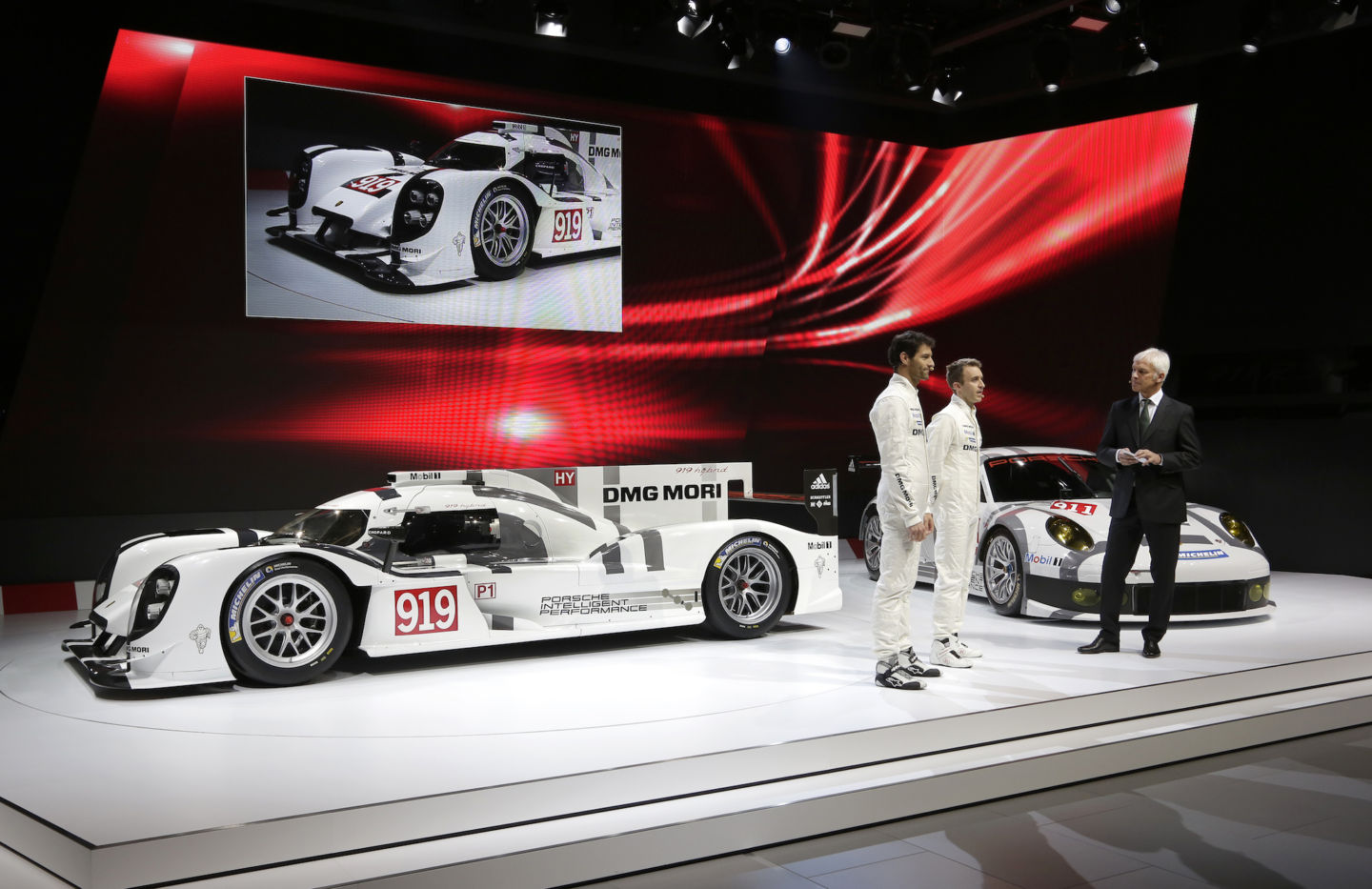 After 3 straight wins, Porsche kills its Le Mans hybrid in favor of Formula E
